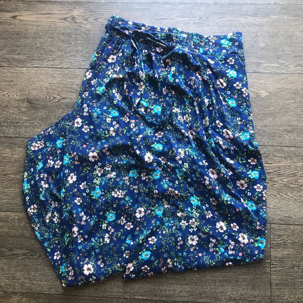 ADORABLE WOMANS DRESS PANTS💞